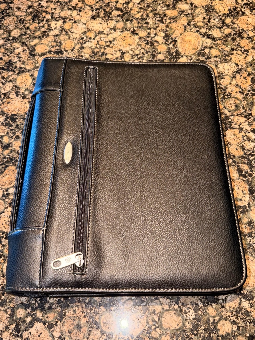Samsonite Black Leather Zippered Padfolio